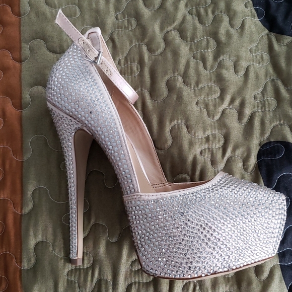 Steve Madden Deeny-ar Pewter Heels - Picture 1 of 4